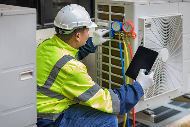 Professional Ac Installation technician working in Grandview, TX
